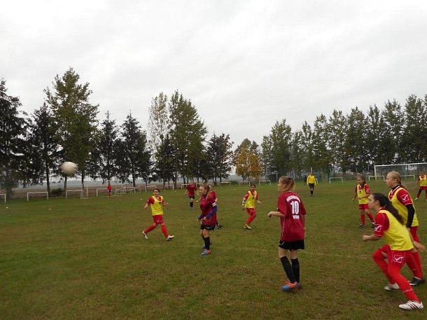 U 15 Leány Tarpa 2015 (2).jpg